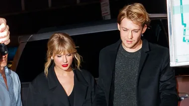 taylor swift joe alwyn relationship